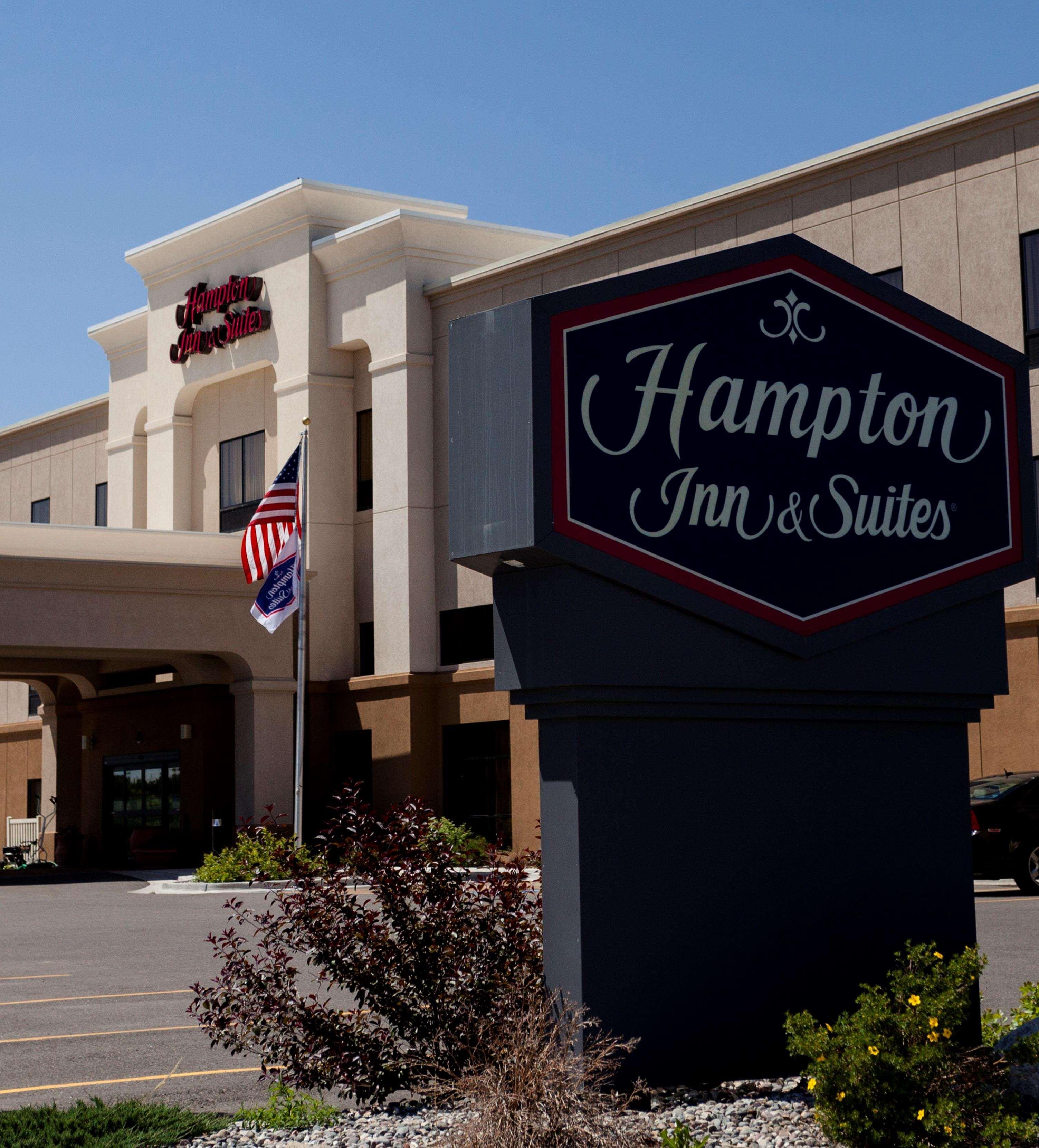 Hampton Inn & Suites Riverton Exterior photo